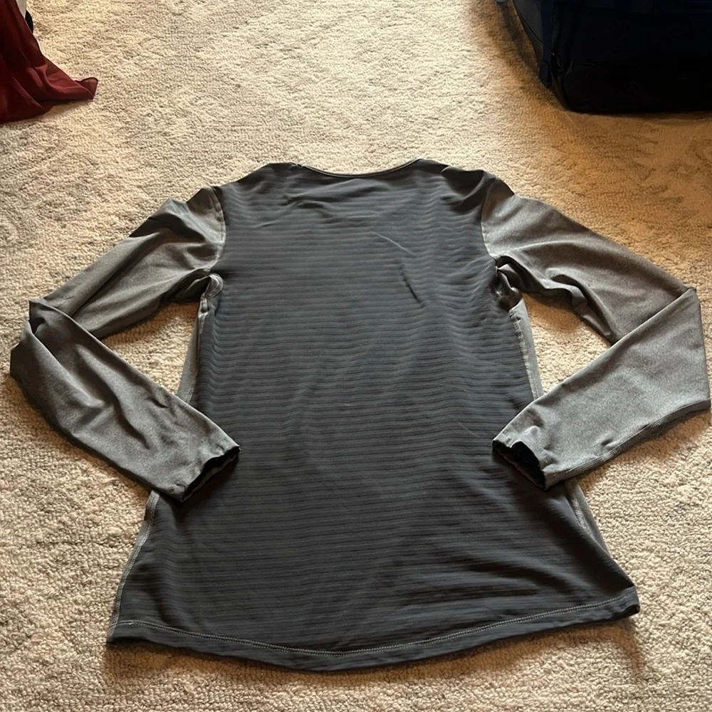 Nike running long sleeve shirt - Picture 3 of 3